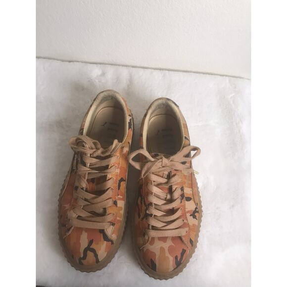 PUMA camo Sneakers Women’s 7.5 Shoes Multicolor - Picture 2 of 6